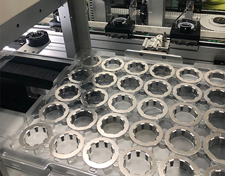 椭圆形皮带精密圆形输送机可实现灯具的智能制造